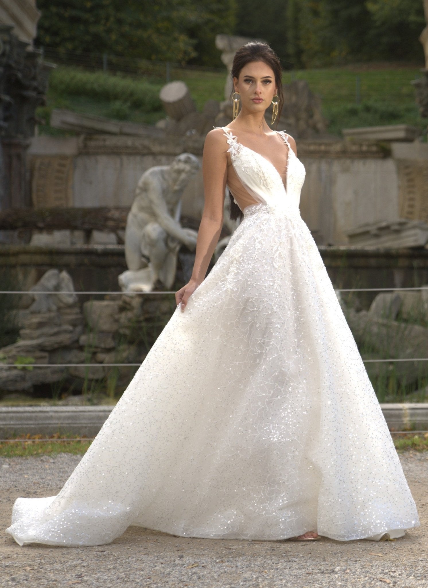 Chloe - Sparkling Ball Gown Wedding Dress With Open Back Off White / Ivory / 4 Chloe - Sparkling Ball Gown Wedding Dress With Open Back Off White / Ivory / 4