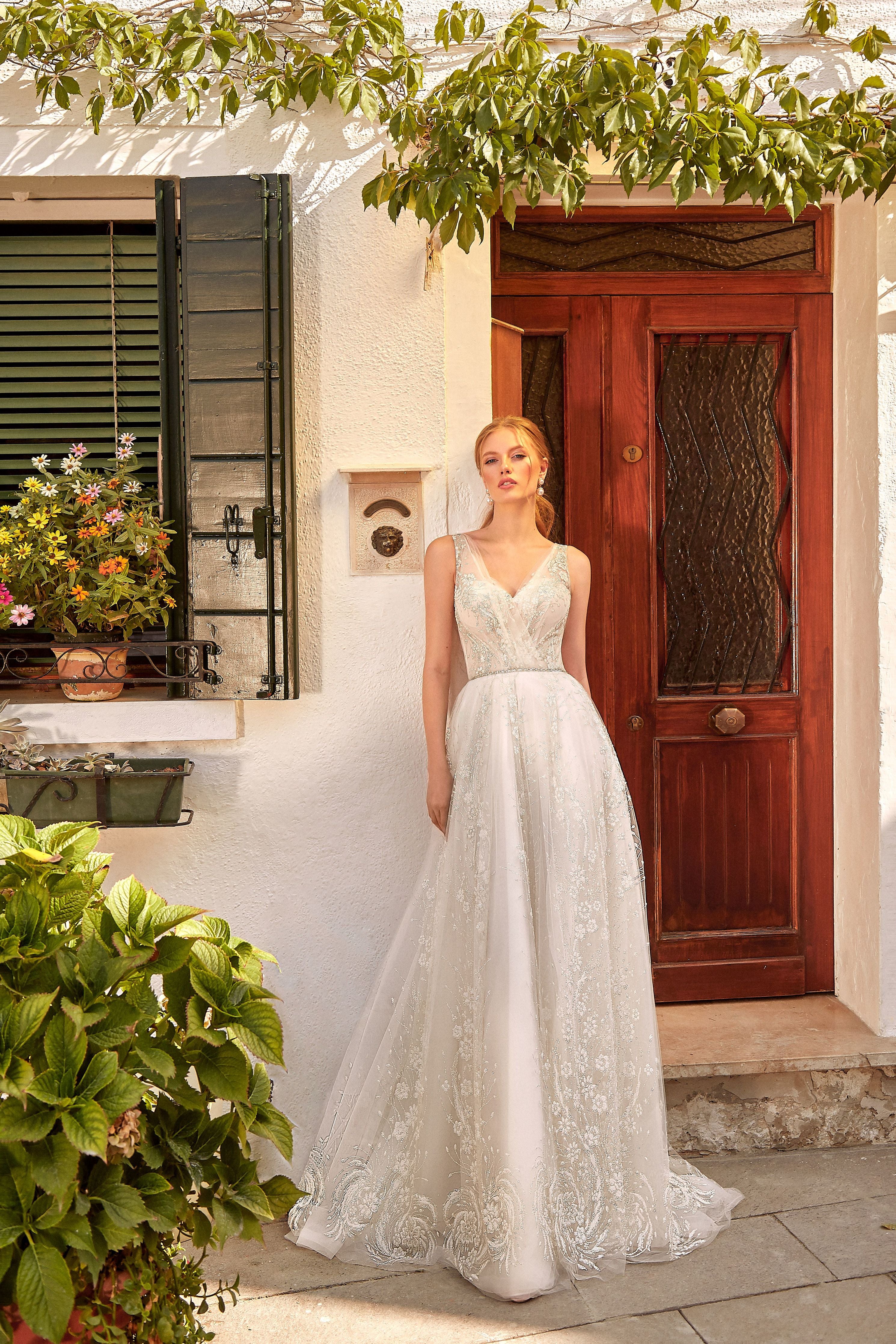 Juliet - Tulle A-Line Wedding Dress with Floral Lace - Maxima Bridal