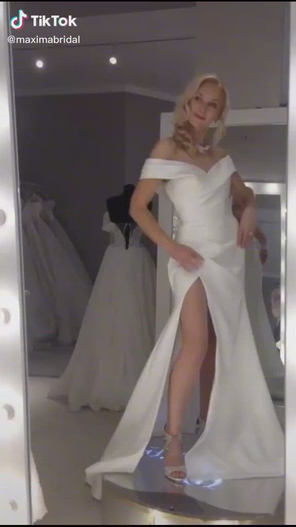 Pauline - Fitted Wedding Dress with Off the Shoulder Sleeves