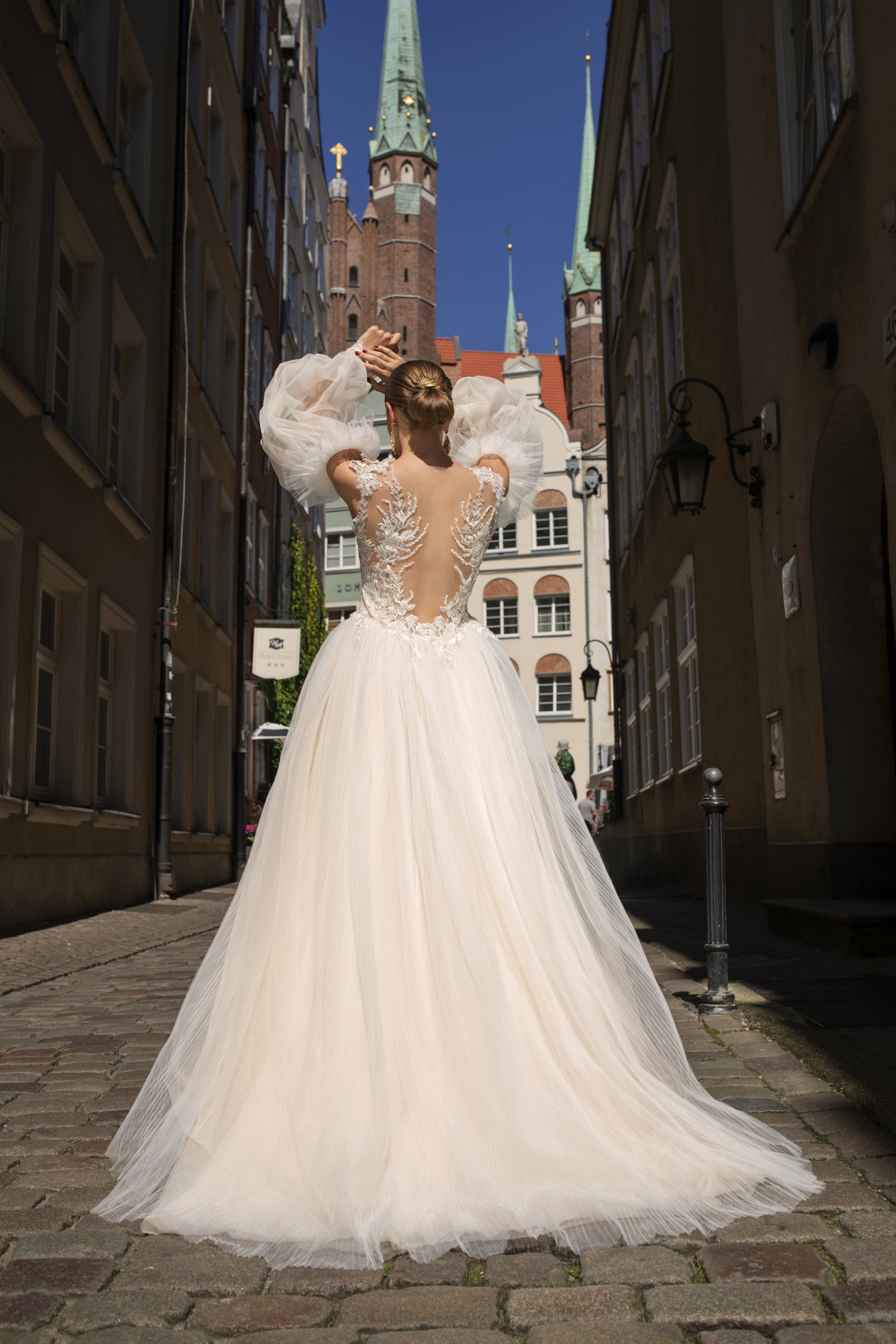 Aveline - Modern Ball Gown with Detachable Puff Sleeves - Maxima Bridal