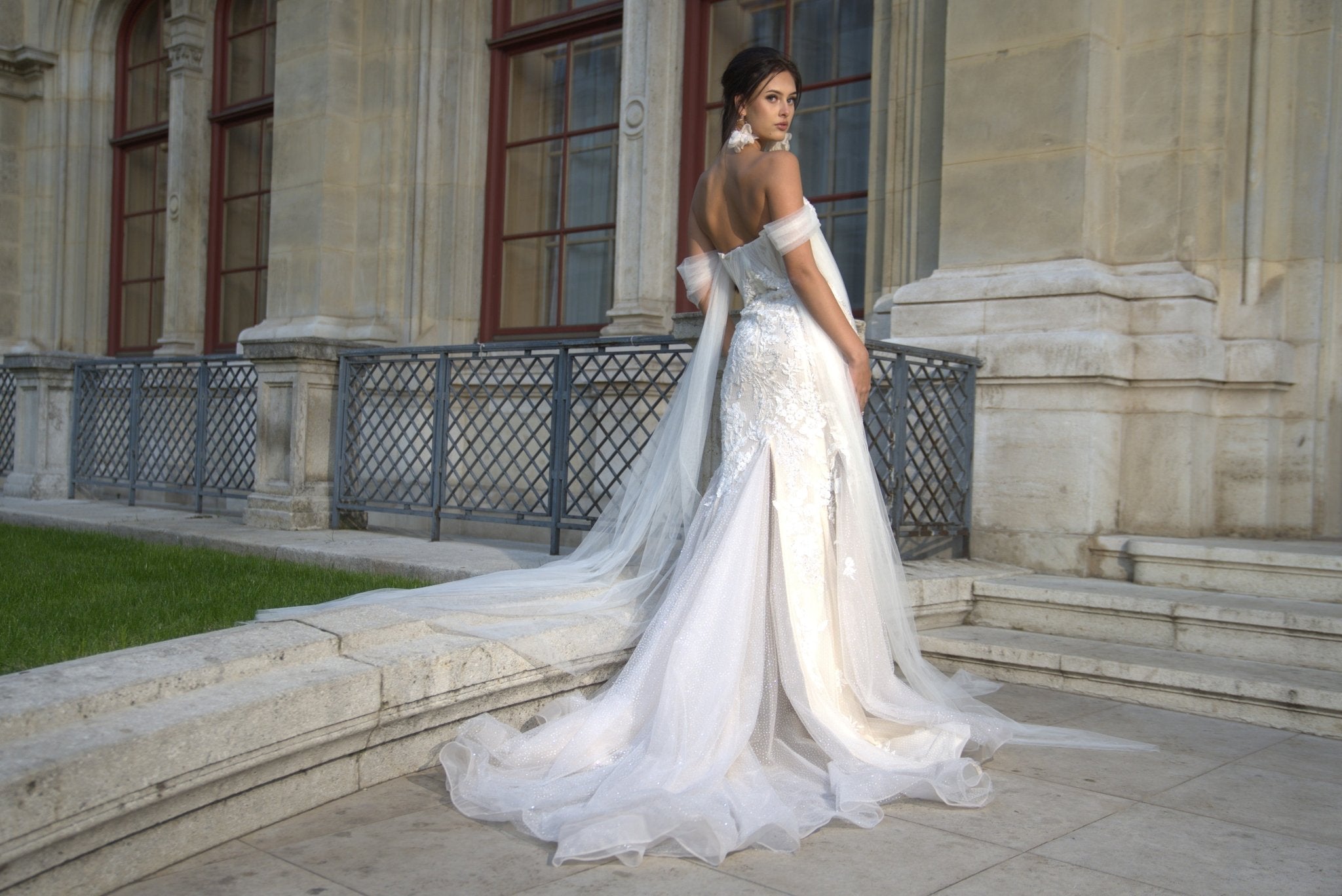 Olivia - Strapless Mermaid Lace Wedding Dress with Detachable Sleeves - Maxima Bridal